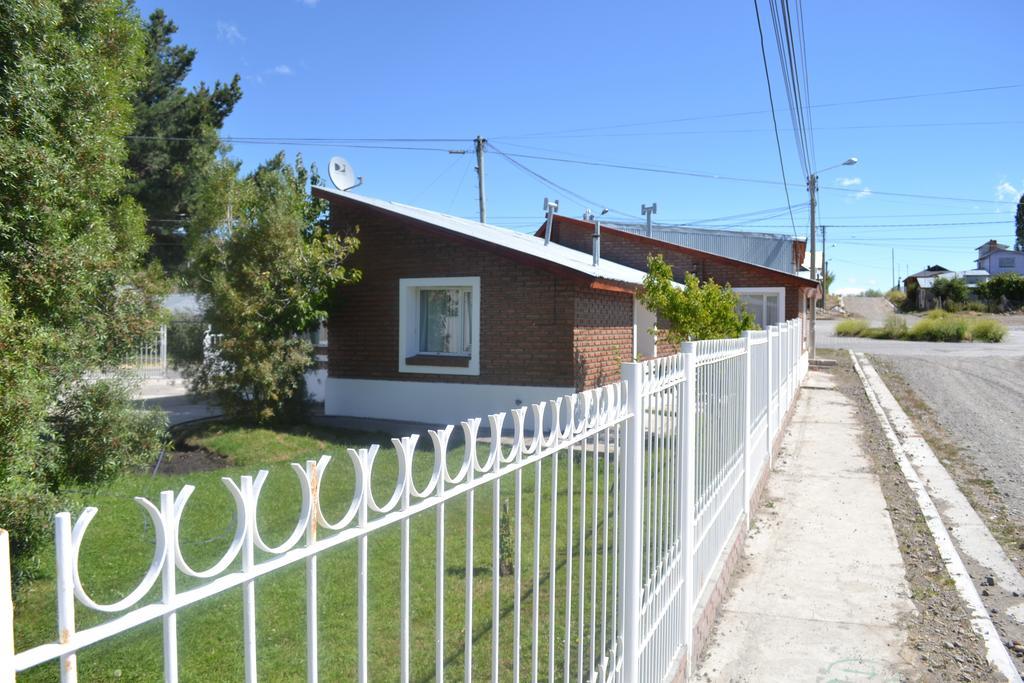 Departamentos Lizkar Apartment Esquel Exterior photo